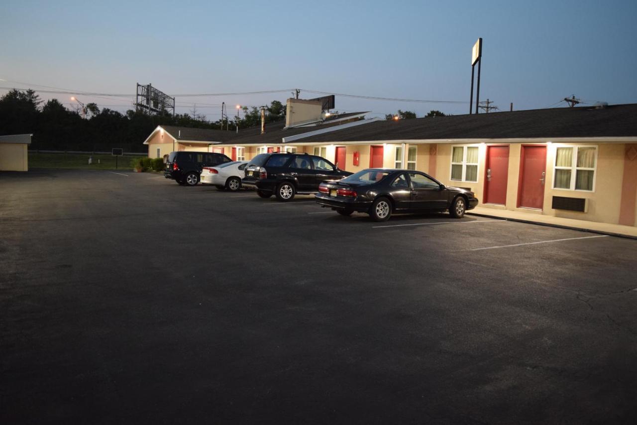 White Oaks Motel Pennsville/Carneys Point Exterior photo